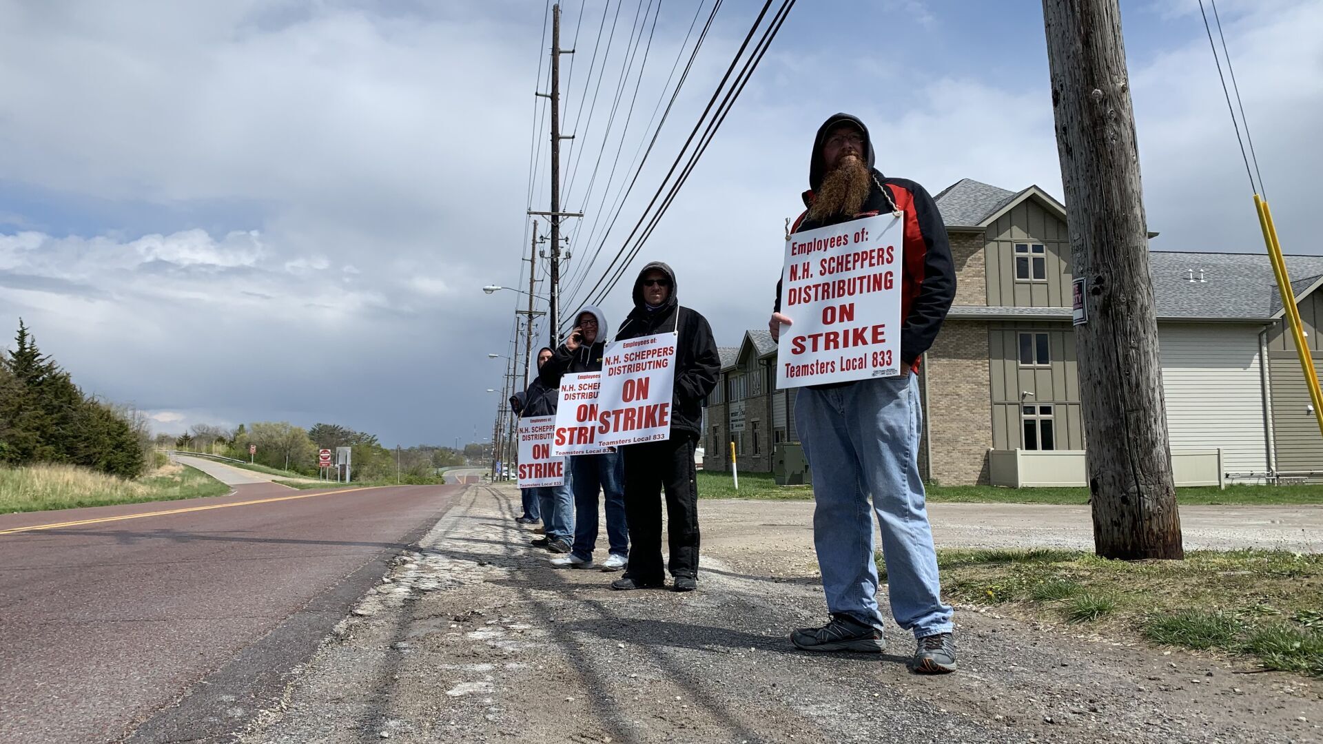 Union workers strike Scheppers Distributing over working conditions, wages